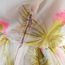 Cargar imagen en el visor de la galería, 1950s - Spectacular Neon Pink Flowers Dress - W29 (74cm)
