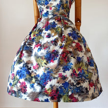 Carica l&#39;immagine nel visualizzatore di Gallery, 1950s 1960s - Stunning Floral Bolero Dress - W26 (66cm)
