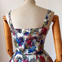 Cargar imagen en el visor de la galería, 1950s 1960s - Stunning Floral Bolero Dress - W26 (66cm)
