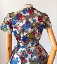 Cargar imagen en el visor de la galería, 1950s 1960s - Stunning Floral Bolero Dress - W26 (66cm)
