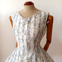 Cargar imagen en el visor de la galería, 1950s 1960s - Cute Japanese Print Cotton Dress - W30 (76cm)
