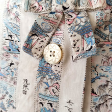 Laden Sie das Bild in den Galerie-Viewer, 1950s 1960s - Cute Japanese Print Cotton Dress - W30 (76cm)
