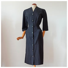 Charger l&#39;image dans la galerie, 1950s - Superb Curvy Dark Grey Wool Dress - W31 (78cm)
