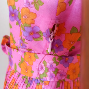 1960s - Adorable Pink Floral Dress - W27 (68cm)