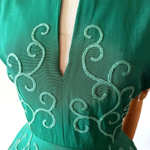 Load image into Gallery viewer, 1950s - Spectacular Emerald Green Taffeta Dress - W27 (68cm)
