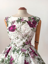 Load image into Gallery viewer, 1950s - Adorable French Floral Buckle Back Dress - W27.5 (70cm)
