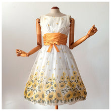 Load image into Gallery viewer, 1950s 1960s - ILGUW, USA - Outstanding Beauty Sunflowers Organza Dress - W27 (68cm)
