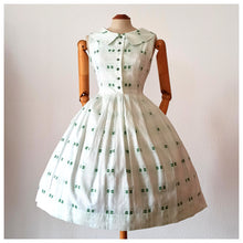 Load image into Gallery viewer, 1950s 1960s - BETTY BARCLAY, USA - Adorable Mint Green Dress - W27.5 (70cm)
