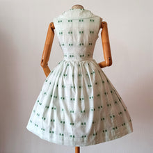 Load image into Gallery viewer, 1950s 1960s - BETTY BARCLAY, USA - Adorable Mint Green Dress - W27.5 (70cm)
