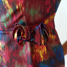 Carica l&#39;immagine nel visualizzatore di Gallery, 1960s - Stunning Abstract Satin Cocktail Dress - W27 (68cm)
