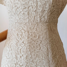 Charger l&#39;image dans la galerie, 1950s 1960s - Charming Beige Cotton Lace Dress - W29 (74cm)
