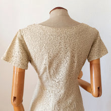 Charger l&#39;image dans la galerie, 1950s 1960s - Charming Beige Cotton Lace Dress - W29 (74cm)
