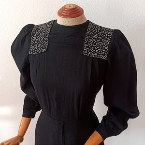 1930s - Superb Black Rayon Wool Dress - W31 (78cm)