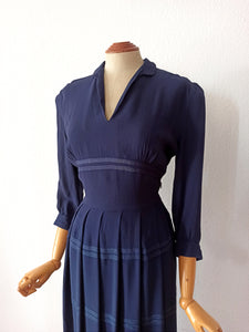 1940s - Elegant German Deep Blue Crepe Dress - W27.5 (70cm)