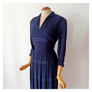 1940s - Elegant German Deep Blue Crepe Dress - W27.5 (70cm)