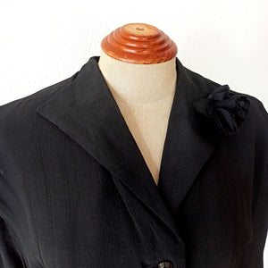 1930s 1940s - Elegant Black Belted Rayon Crepe Dress - W39 (100cm)