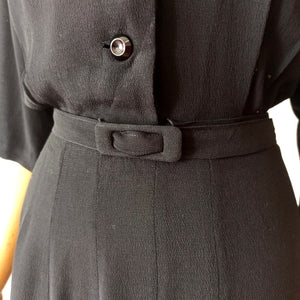 1930s 1940s - Elegant Black Belted Rayon Crepe Dress - W39 (100cm)