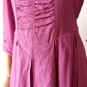 1940s - Gorgeous Pink Textured Crepe Dress - W28 (72cm)