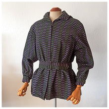 Cargar imagen en el visor de la galería, 1950s - Fabulous Reversible Purple Hooded Gab Jacket
