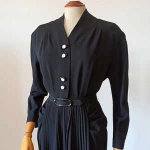 1940s - Stunning Black Wool Crepe Dress - W27.5 (70cm)