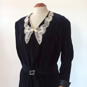 1930s - Superb Black Velvet Dress - W37 (94cm)