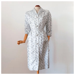 1950s - Elegant Silver Satin Dress - W28.5 (72cm)