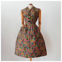Carica l&#39;immagine nel visualizzatore di Gallery, 1950s 1960s - Colorful Abstract Cotton Dress - W30 (76cm)
