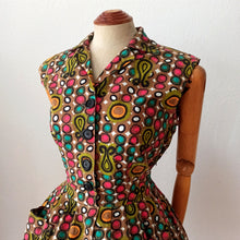 Carica l&#39;immagine nel visualizzatore di Gallery, 1950s 1960s - Colorful Abstract Cotton Dress - W30 (76cm)

