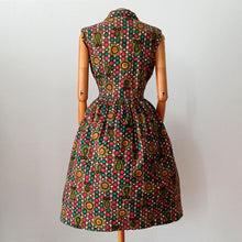 Carica l&#39;immagine nel visualizzatore di Gallery, 1950s 1960s - Colorful Abstract Cotton Dress - W30 (76cm)
