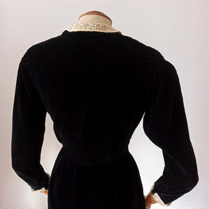 1930s - Superb Honeycomb Shoulders Velvet Dress - W31 (80cm)