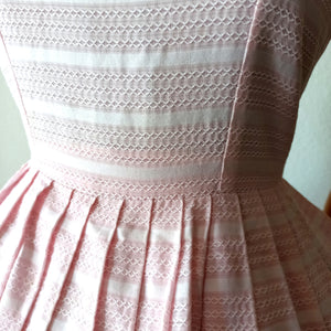 1950s 1960s - Sweet Pink Textured Cotton Dress - W27 (68cm)