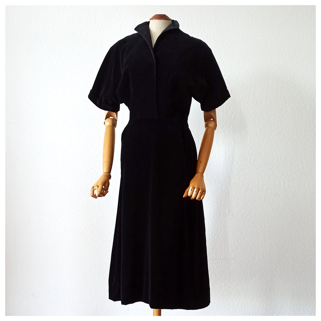 1940s 1950s - Superb Black Velvet Dress - W29 (74cm)