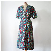 Cargar imagen en el visor de la galería, 1940s 1950s - IMMERSCHLANK, Germany - Amazing Atomic Print Cotton House Dress - Size 50
