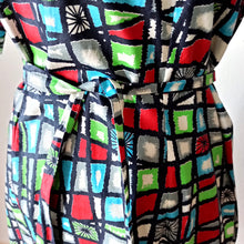 Cargar imagen en el visor de la galería, 1940s 1950s - IMMERSCHLANK, Germany - Amazing Atomic Print Cotton House Dress - Size 50
