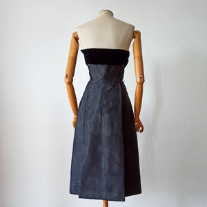 1950s - TAILORED DEB SHOP, USA - Superb Black Strapless Dress  - W28.5 (72cm)