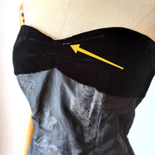 Cargar imagen en el visor de la galería, 1950s - TAILORED DEB SHOP, USA - Superb Black Strapless Dress  - W28.5 (72cm)
