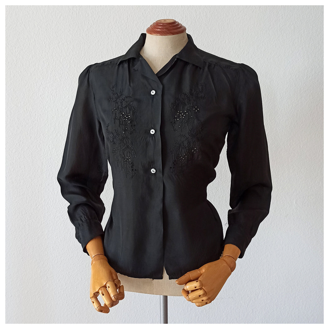 1940s 1950s - Exquisite Pure Black Silk Blouse - W35 (88cm)