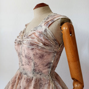 1950s - Stunning Floral Organza Dress - W25 (64cm)