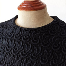 Charger l&#39;image dans la galerie, 1960s - Stunning Black Wool Dress - W32 (82cm)
