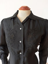 Charger l&#39;image dans la galerie, 1940s 1950s - Exquisite Pure Black Silk Blouse - W35 (88cm)
