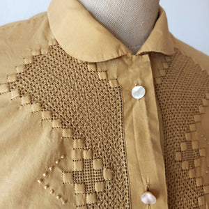 1950s - Delicious Embroidery Mustard Silk Blouse