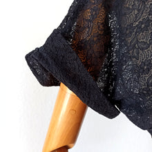 Cargar imagen en el visor de la galería, 1950s - Superb Black Cotton Lace Blouse - W38 (96cm)
