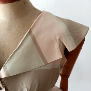 1950s - VANQUIEUR, France - Exquisite Pastel Green Pink Dress - W24 (60cm)