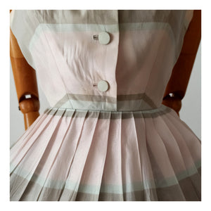 1950s - VANQUIEUR, France - Exquisite Pastel Green Pink Dress - W24 (60cm)