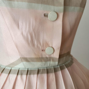 1950s - VANQUIEUR, France - Exquisite Pastel Green Pink Dress - W24 (60cm)