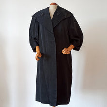 Carica l&#39;immagine nel visualizzatore di Gallery, 1940s 1950s - Stunning Black Lantern Sleeves Opera Coat
