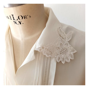 1950s - St. MICHAEL, UK - Exquisite White Silk Blouse - W41 (104cm)