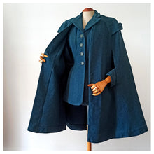 Laden Sie das Bild in den Galerie-Viewer, 1940s - Fabulous Petrol Wool Jacket Cape Set - W27 (68cm)
