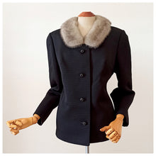 Laden Sie das Bild in den Galerie-Viewer, 1950s 1960s - MARIS, Germany - Stunning Black Wool Jacket - W39 (100cm)
