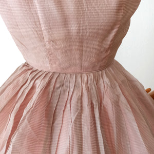 1950s - Adorable Antique Pink Organza Dress - W24 (60cm)